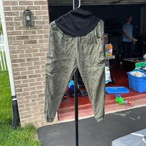 Maternity crop cargo pants
